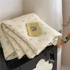 Manta de algodón tejida con patrón de nubes de grado A para otoño e invierno, adecuada para camas individuales o dobles, lavable a máquina, suave y cómoda para dormir, engrosada para abrigar, e ideal para primavera, otoño e invierno