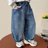 Jeans Infantil Feminino Estilo Coreano Estampa Completa de Corações Estilo Primavera/Outono 2026 Nova Chegada Moda Infantil Calças Longas Estilosas para Meninas Tendência