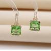 Aretes de Gema de Lujo Ligero de Alta Gama Super Flash Retro Estilo Hong Kong Aretes de Otoño e Invierno Aretes Elegantes Geométricos Cuadrados Coloridos para Mujer
