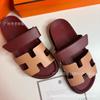 Zapatillas de verano 2024 de alta calidad con diseño de segundo tío de celebridades de Internet, zapatillas casuales de moda para exteriores para mujer, zapatillas de velcro con suela gruesa de una sola tira en H