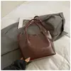 Bolso Casual de Gran Capacidad para Mujer Otoño e Invierno 2026 Nuevo Nicho Retro Bolso de Hombro para el Trabajo Bolso Cruzado Versátil de Moda