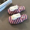 Chinelos de Pelúcia Coelho Listrado Dopamina Femininos Estilo Outono/Inverno 2026 Antiderrapantes para Casa e Ar Livre Quentes de Algodão com Biqueira Fechada