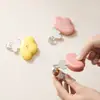 Abridor de Garrafa e Tampa Multifuncional em Formato de Flor, Adesivo Magnético Dupla Face para Geladeira, Clipe Portátil para Vedação de Lanches