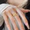 Anillo de Corazón con Rayos Estrellados Chapado en Oro Vietnamita Cepillado, Anillo de Girasol de Alta Gama para Mujer, Joyería Elegante de Flor Gesang