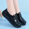 Zapatos de Enfermera de Suela Gruesa con Velcro Fáciles de Poner y Quitar Blancos Para Personal Médico Zapatitos Blancos Zapatos de Trabajo Hospitalario Fabricante Venta al por Mayor en Stock