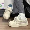 Zapatos Blancos Ligeros de Suela Gruesa para Mujer 2026 Nuevos Zapatos Versátiles de Verano para Estudiantes Zapatillas Casuales Originales de Nicho Ins