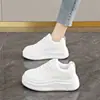 Zapatos Blancos para Mujer 2026 Primavera/Verano Nuevos Ligeros Suela Suave Versátiles Suela Gruesa Que Aumentan la Altura Deportivos Casuales Zapatos de Caña Baja