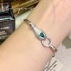 Pulsera de Serpiente Zirconia Verde Medio Vintage Hecha a Mano Cepillada Vintage Elegante Nicho Elegante Pulsera Telescópica