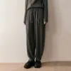 Calça de Cashmere Cenoura Outono e Inverno Nova Feminina Solta Emagrecedora Longa Clássica Versátil Cor Sólida Design com Cordão