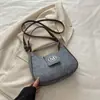Bolsas de Diseño de Nicho de Alta Gama para Mujer 2025 Invierno Nuevas Bolsas para Mujer Bolsos de Hombro de Celebridad de Internet Bolsos de Axila Bolsos Cuadrados Pequeños