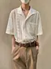 Camisa Curta com Lapela Estilo Abstinência Vazada para Homens, Nova Coleção Verão 2026, Design Solto de Manga Curta, Camisa de Meia Manga em Preto