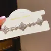 Pulsera de Lujo Ligero con Zirconia Calada Flor de Nácar de la Suerte Deslizante Joyería de Mano Francesa Exquisita de Gama Alta Nicho Personalizada
