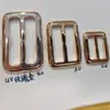 Botón Amarillo Frontal 7849 Retro Plata Antigua Bronce Plástico Galvanizado Galvanizado UV Hebilla Japonesa Hebilla de Tres Velocidades Fabricante