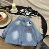 Roupa Infantil Estilo Coreano Jaqueta para Meninos Camisa de Bebê Estilo Novo Outono 2026 Jaqueta Jeans Azul Super Estilosa