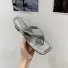 Chanclas de cuña con lunares estilo francés Chuyuji para mujer, para uso exterior en verano, nueva moda 2026 estilo vacacional en la playa
