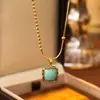 Collar Colgante Cuadrado de Amazonita Verde de Diseño de Nicho, Cadena Versátil Vintage para Suéter, Nueva Cadena para el Cuello de Otoño e Invierno