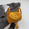 Bolso Trendy para Mujer con Textura de Nicho Verano 2025 Nuevo Color Puro Bolso Cuadrado Pequeño Estilo Extranjero Patrón Granulado Bolso de Hombro Único Cruzado