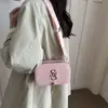 Outono de 2026 Nova Bolsa Feminina Estilo Coreano para o Trabalho Retrô Bolsa Transversal Pequena Quadrada Feminina Personalidade Moda Simples Bolsa de Ombro