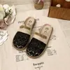 Novos Sapatos de Pescador Slip-On de Verão 2026 com Design de Bico Fechado, Meio-Chinelos para Mulheres, Adequados para Combinar com Vestidos, Sandálias Respiráveis Vazadas