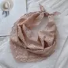 Bufanda Triángulo Calada 100% Algodón Puro para Mujer con Bordes Curvos, Dulce Bufanda de Estudiante, Lazo Fresco para Cabello Corto, Alta Calidad