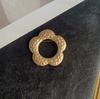 Vintage Pequeno Ouro Estilo Broche Terno Acessórios Cardigan Casaco Decorações Anti-walking Pin Homens e Mulheres