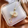 Colgante Natural Chapado en Oro Antiguo para Mujer Collar Pequeño Fuhu de Jade Blanco Aguja Chapada en Oro Estilo Borla Joyería de Estilo Antiguo Chino