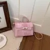 2026 Bolsa de Ombro Transversal Casual da Moda para o Dia a Dia, Texturizada e Minimalista, Nova Mini Bolsa de Mão, Bolsa Quadrada Pequena Casual Feminina