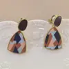 Pendientes Rojos Estilo Retro Hong Kong Electrochapados, Pendientes Elegantes Franceses de Año Nuevo para Mujer, Pendientes de Aleación de Perlas de Alta Gama