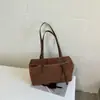 Colección nueva 2026: colgantes de bolso minimalistas y elegantes, bolsos de hombro de gran capacidad, bolsos de mujer de moda para otoño e invierno, bolsos de mano retro