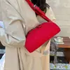 Bolsa de ombro de veludo para o trabalho, estilo simples de outono, bolsa de ombro versátil de camurça da moda, nova luxo leve feminina 2026