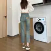 Calça Jeans Bordada Azul Claro para Mulheres, Primavera e Outono, Cintura Alta, Versão Estreita, Perna Reta, Padrão de Cor Contrastante