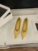 Sapatos de Camurça de Salto Alto Bico Fino para Mulheres, Novo Estilo Francês de Verão 2026, Elegantes Sapatos Pretos para o Trabalho que Combinam Bem com Saias