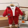 Traje para Niños 2026 Primavera y Otoño Nuevo Estilo Coreano de Moda Camión Perro Dibujos Animados Sudadera con Capucha Cardigan Conjunto de Tres Piezas para Niños y Niñas