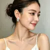 Pendientes de Zirconia de Color Transparente Hielo con Forma Irregular y Diseño Único, Estilo Minimalista, Accesorios para Orejas Versátiles y Elegantes
