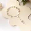 Pulseira de Festa Amazon Fashion com Contas de Flor Rosa para Homens e Mulheres com Pingente de Cruz Vazada e Fecho Lagosta Pulseira Ajustável