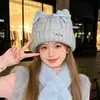 Gorro de alta qualidade coreano em mistura de lã com orelhas de gato e logo metálico, perfeito para outono e inverno, faz seu rosto parecer menor, caimento solto, adequado para cabeças maiores