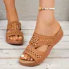 Sandálias Casuais Confortáveis Vazadas Slip-on Femininas Plus Size de Comércio Exterior para o Verão de 2026 Tamanho Único Serve na Maioria