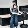 Conjunto Otoñal para Niñas 2026 Nuevo de Moda de Dos Piezas: Elegante Chaleco a Rayas y Jeans de Pierna Curva para Niños Mayores