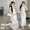 Conjunto de Tres Piezas de Verano 2026 para Maternidad, Estilo Coreano, Camisola Bordada con Escote en V + Camisola de Satén