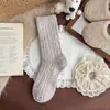 Calcetines de Lana de Punto Grueso Color Sólido 2025 Estilo Old Money Otoño e Invierno Moda Retro para Mujer Calcetines Gruesos Cálidos de Media Pantorrilla Caídos