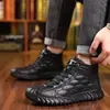 Zapatos de algodón de invierno, zapatos de algodón y cuero de caña alta, nuevo estilo para hombre, engrosados para abrigar, zapatos de algodón casuales de suela blanda, botas de nieve resistentes al frío para hombre