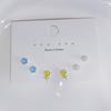 Pendientes pequeños y exquisitos de traje que combinan con todo, frescos y de primavera, para mujer, con un diseño de nicho elegante y moderno.