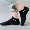Calcetines Tobilleros Blancos de Algodón para Hombre Dropshipping, Industria de Calcetines de Zhejiang, Calcetines Desechables Cortos y de Longitud Media para Hombres y Mujeres, Venta al por Mayor Transfronteriza