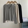 Camiseta Feminina de Tricô Estilo Coreano com Decote V e Falsa Duas Peças de Manga Comprida, Camisa Feminina de Decote V para Sobreposição Interna, Top Camiseta Versátil para Baixo para Mulheres