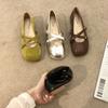 Zapatos plateados suaves de estilo coreano de punta redonda estilo noche para mujer 2025 Zapatos planos de hada Mary Jane de verano para mujer