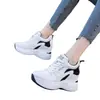 Zapatillas Aumentadoras de Altura Interior para Mujer Moda Primavera y Otoño 2023 Suela Gruesa Zapatos Blancos Casuales Cómodos Adelgazantes Forrados de Felpa Zapatos Torre