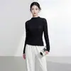 Top de Ropa Interior de Principios de Primavera con un Diseño Elegante, Corte Ajustado, Mangas Largas, Sensación de Alta Gama, Color Sólido, Camiseta Simple de Issey Miyake