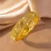 Pulsera Hueca de Exhibición de Pavo Real de Venta Caliente Transfronteriza Pulsera de Hebilla de Oro Arena Vietnamita Joyería de Boda de Lujo Ligero de Dubái Venta al por Mayor
