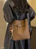 Nova Bolsa de Balde Feminina Japonesa de Luxo Leve, Bolsa Transversal Coreana para o Trabalho, Bolsa de Ombro de Grande Capacidade, Moda Outono 2026, Ombro Único