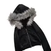Sudadera corta con capucha estilo subcultura con un cuello grande de piel sintética, negra, corte ajustado, con cremallera, estilo retro millennial, prenda de abrigo para mujer